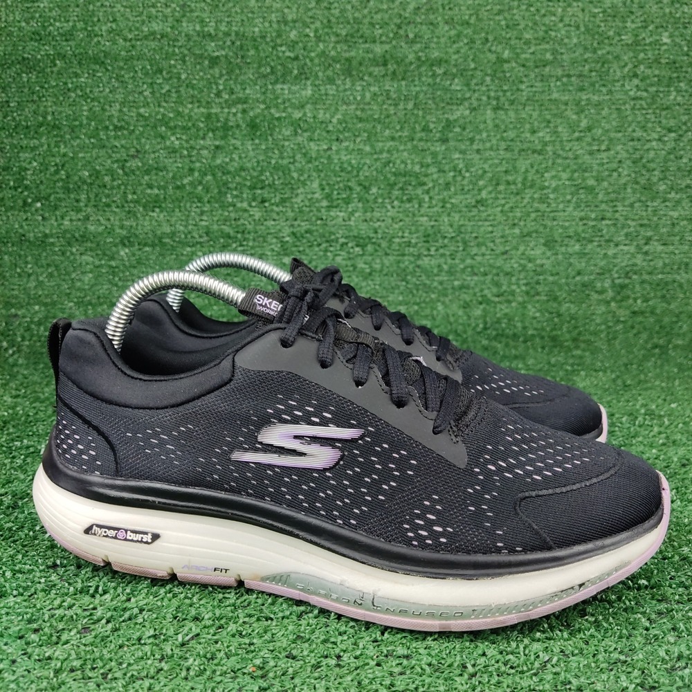 Skechers Sneakers Womens 8.5 Black GoRun Persistence Arch Fit Hyper Burst 124933
